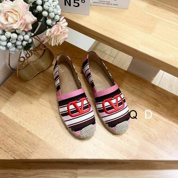 Picture of Valentino Shoes _SKUValentinosz35-40GDT040119935